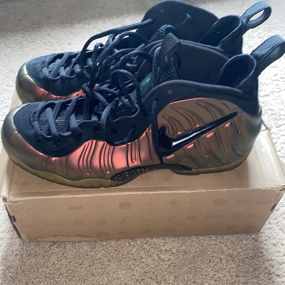 Phone posits a color you cannot fine it’s a copper metallic - Picture 2 of 6